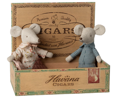 Grandma & Grandpa Mice in Cigarbox '26