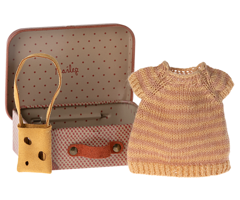 Knitted Dress And Bag in Suitcase, Big Sister Mouse