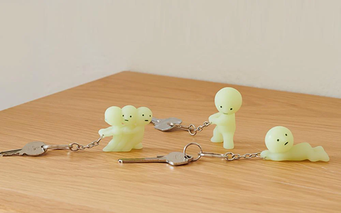 Smiski Grabbing Keychain