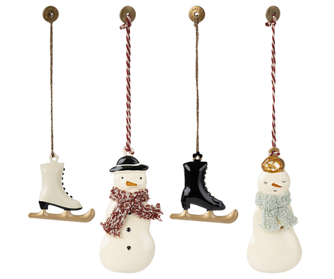 Winter Wonderland - Metal Ornament Set