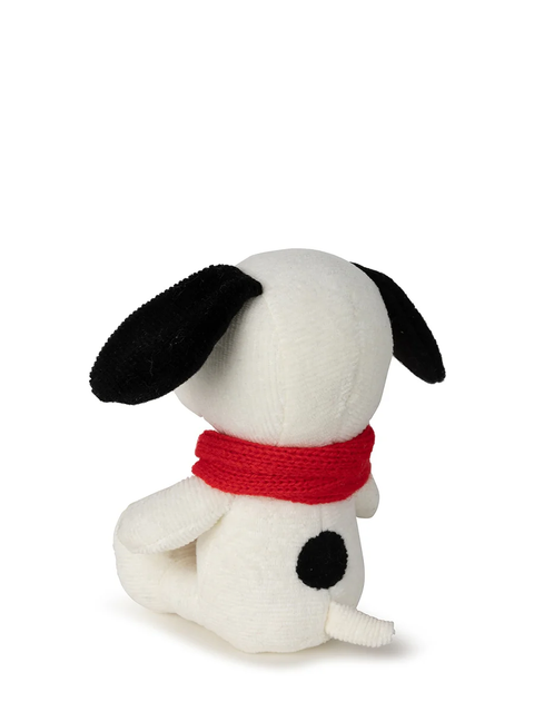 PEANUTS Snoopy Sitting with Scarf 7"