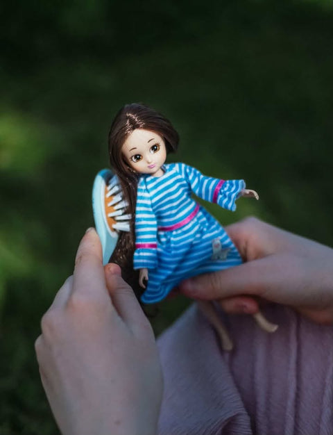 Long Hair, Lottie Doll
