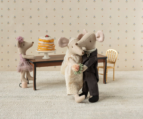Wedding mice couple in box, Mum and  Dad -2026