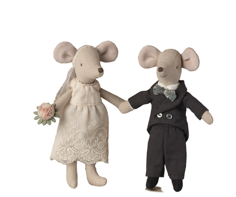 Wedding mice couple in box, Mum and  Dad -2026