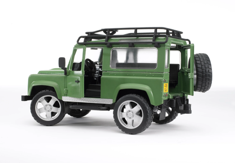 Land Rover Defender w/ Horse Trailer & Horse
